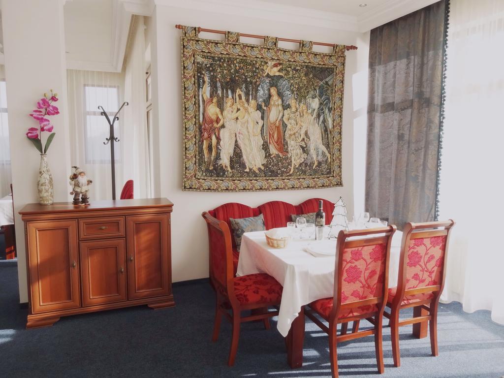 Pinerose Resort 班斯科 外观 照片