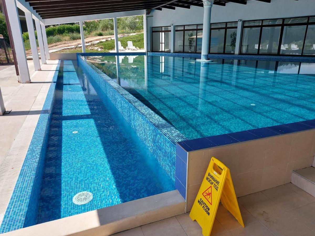 Pinerose Resort 班斯科 外观 照片