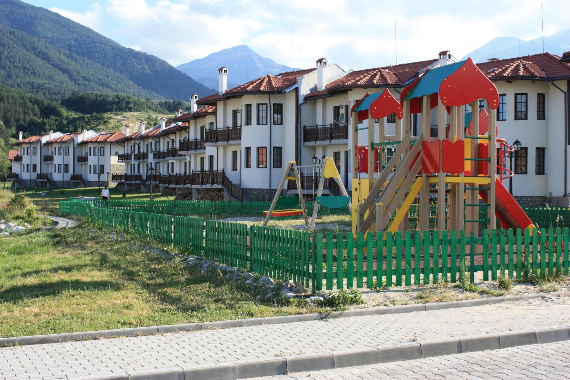 Pinerose Resort 班斯科 外观 照片