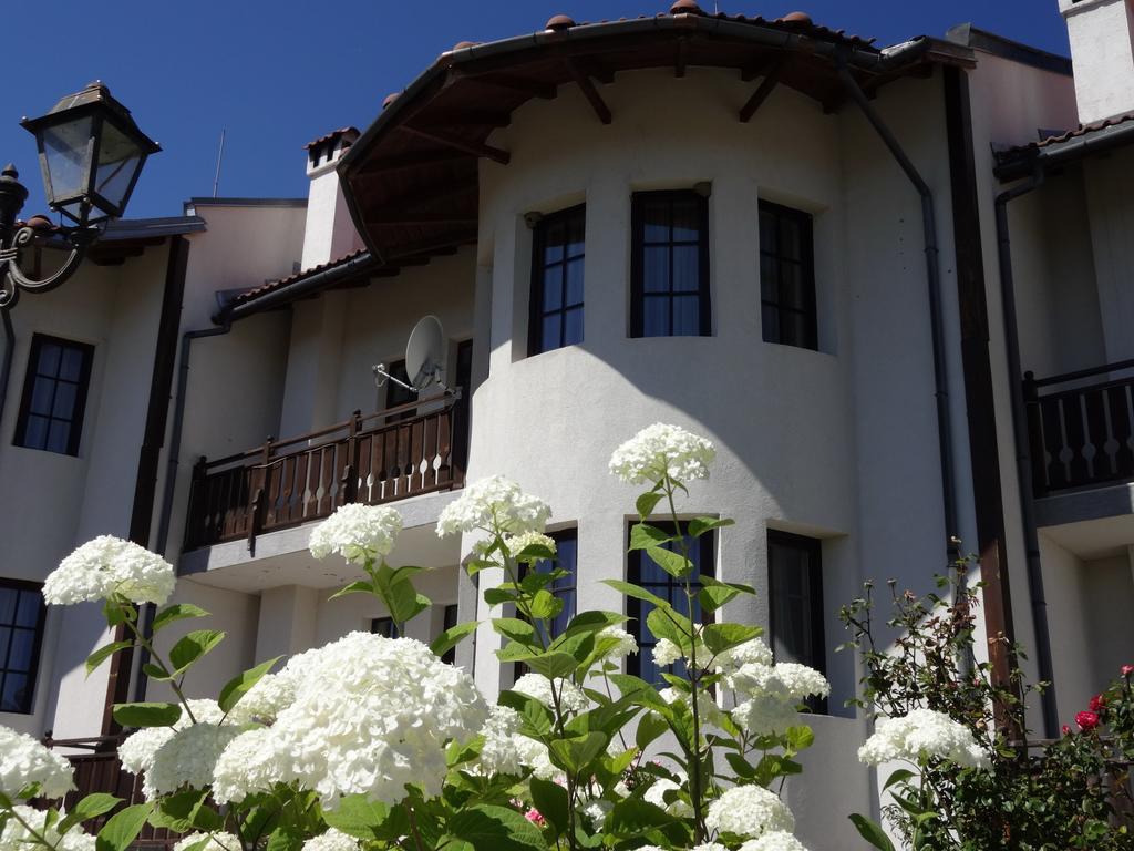 Pinerose Resort 班斯科 外观 照片