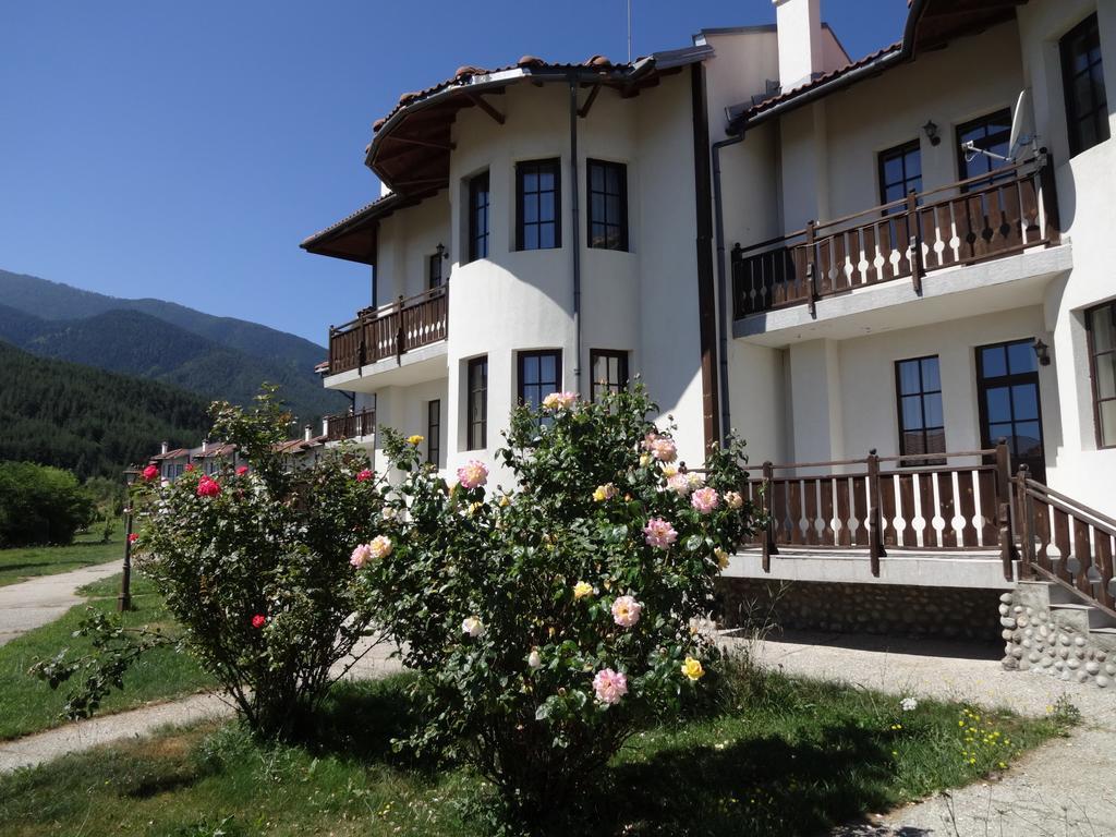 Pinerose Resort 班斯科 外观 照片