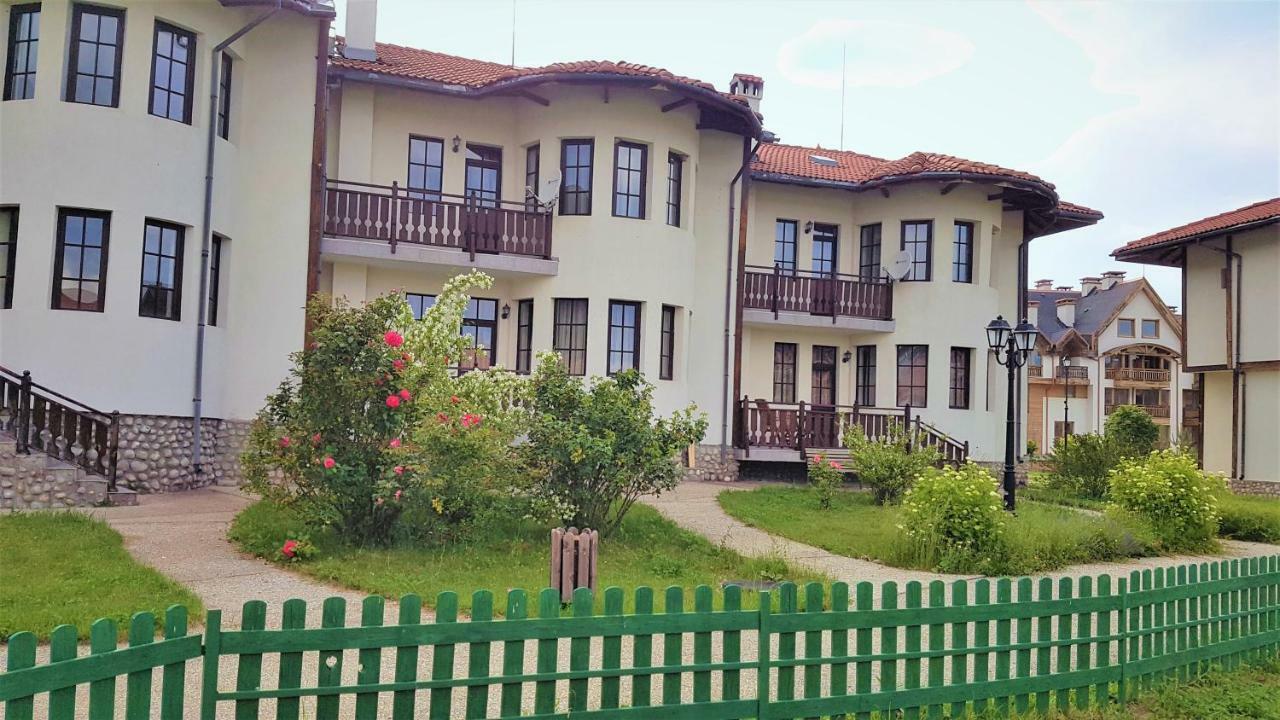 Pinerose Resort 班斯科 外观 照片