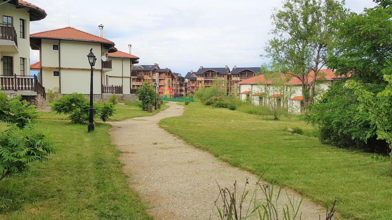 Pinerose Resort 班斯科 外观 照片