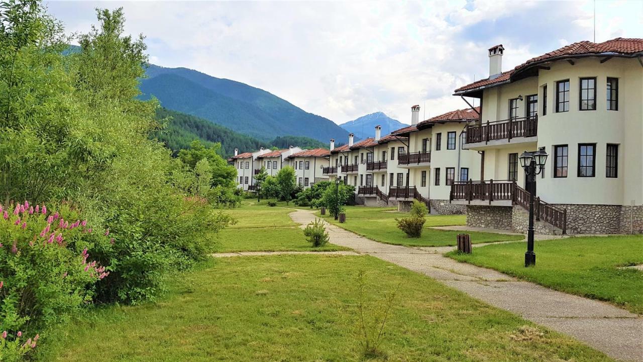 Pinerose Resort 班斯科 外观 照片