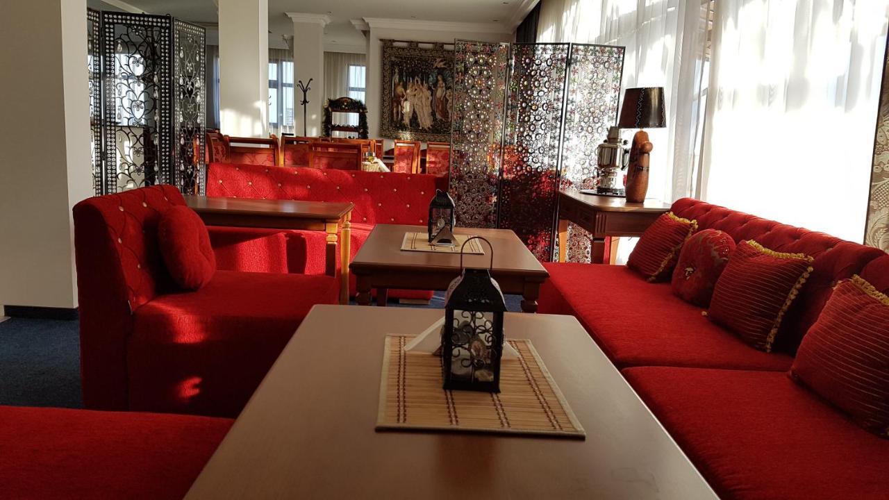 Pinerose Resort 班斯科 外观 照片