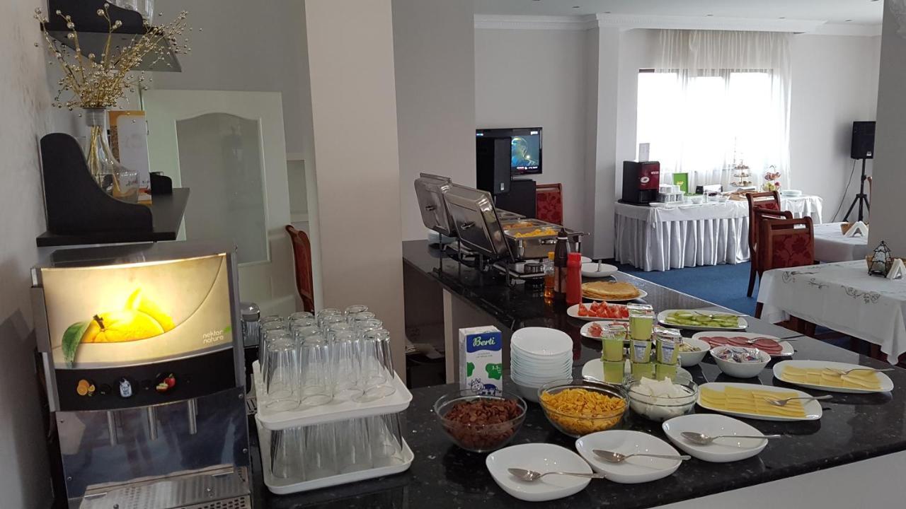Pinerose Resort 班斯科 外观 照片