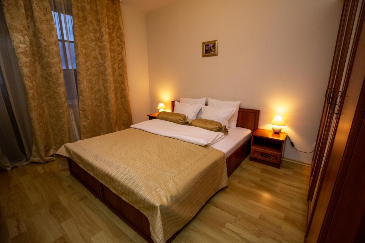 Pinerose Resort 班斯科 外观 照片